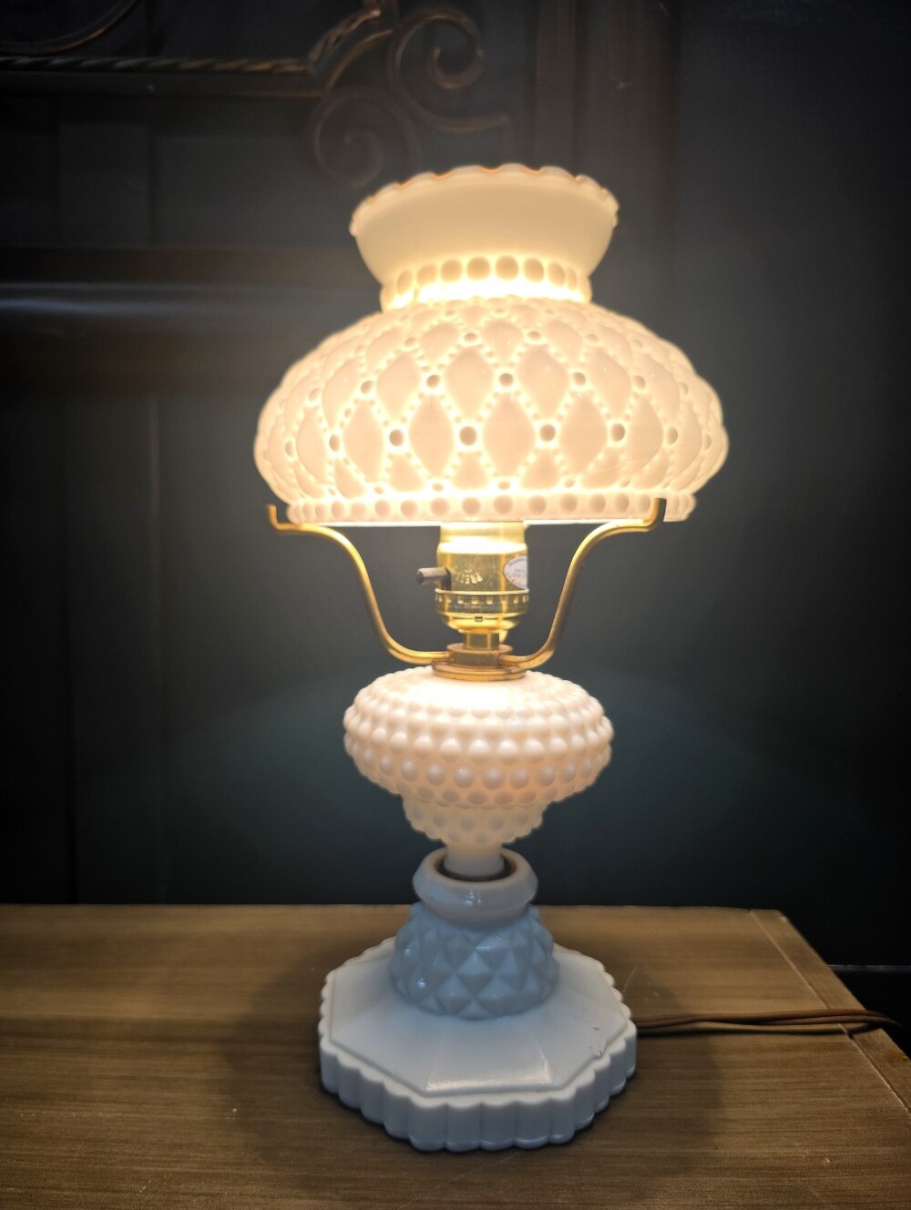 Vtg White Milk Glass Hurricane Small Table Lamp Boudoir